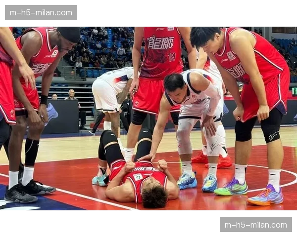 广州核心郭艾伦左膝前交叉韧带断裂，已确定赛季提前结束