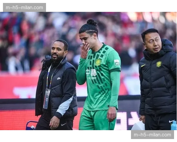 国安拉莫斯慢跑恢复训练 外援中卫伤情好转但仍需观察